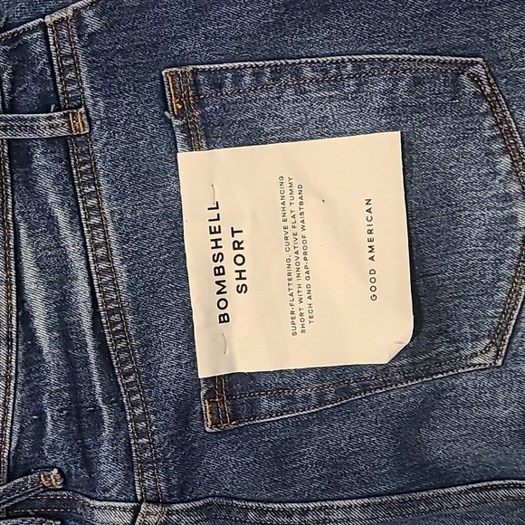 Good American Jeans Bombshell Shorts High Rise Cut Off Distressed Size 30 - Picture 4 of 6